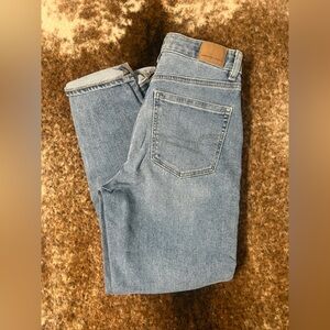 Brand New American Eagle mom Jean size 2R